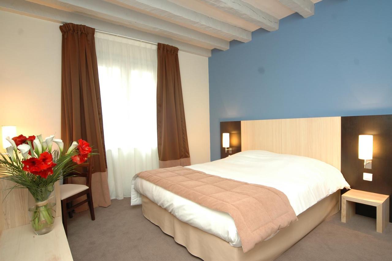 Logis Hotel La Croix Blanche Fontevraud Habitación foto